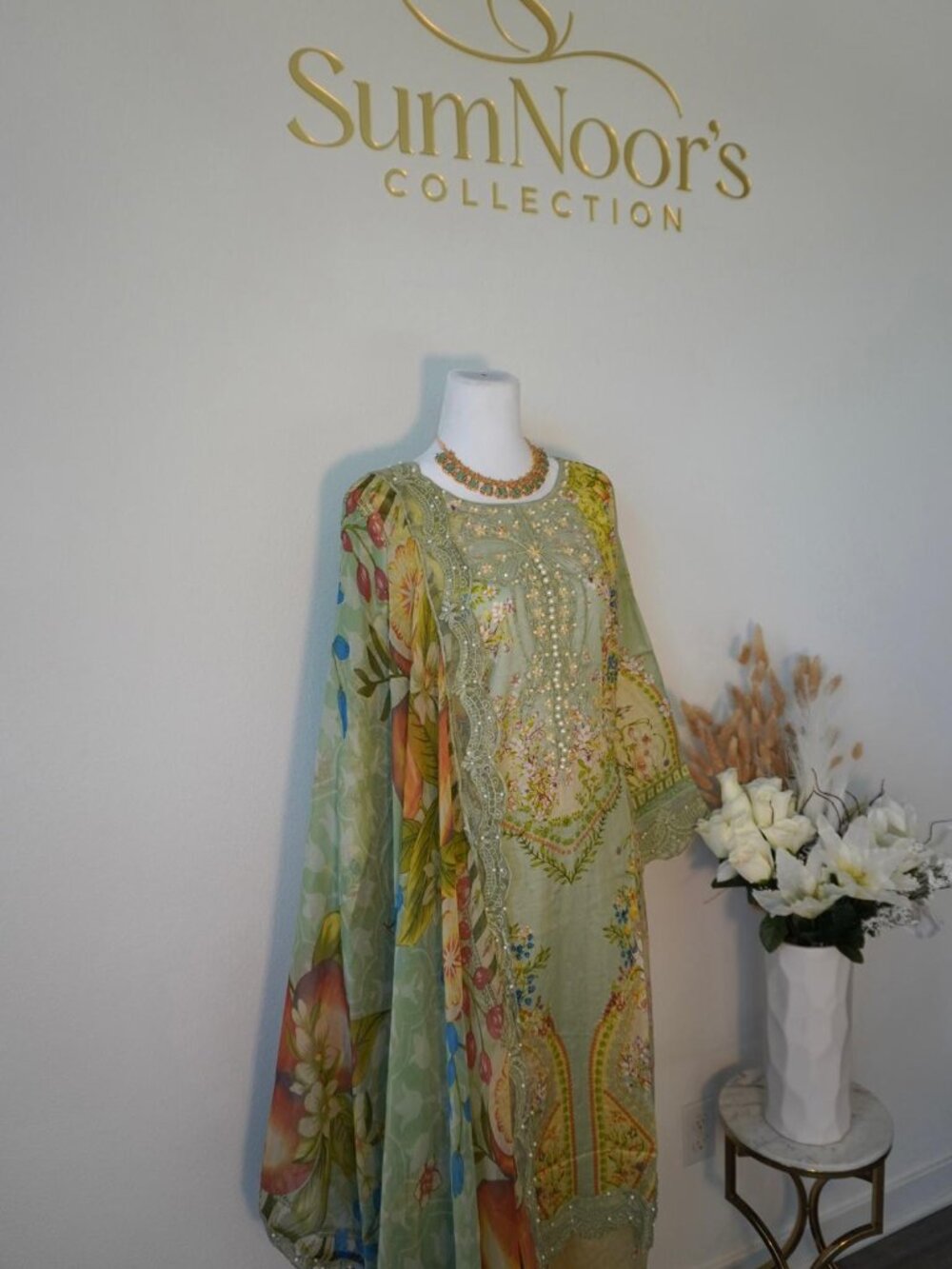 Spring Kurta Set - Picture 4 of 5